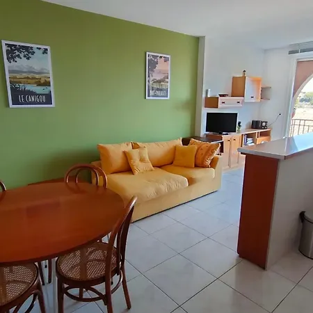 Villa - Piscine Jukebox 6 Pers *